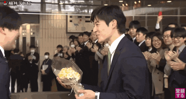 日本最年轻知事酷似韩国爱豆，一上任便让全网兴奋？但有人却瞧不起：“只是个花瓶”…