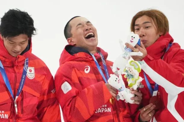 苏翊鸣冬奥会上对两位日本选手