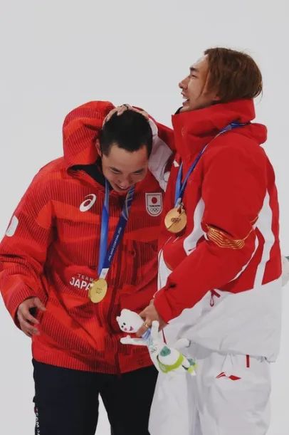 苏翊鸣冬奥会上对两位日本选手