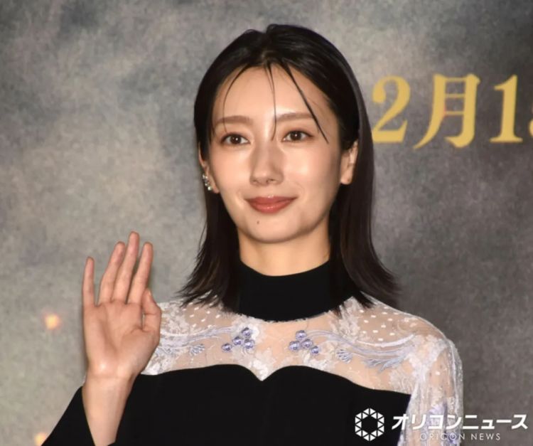 第275期:众议院选举大胜 日本进入高市早苗首相时代?米兰冬奥日本花滑团体摘银;平成的山口百惠闪婚?| 百通板 第275期:众议院选举大胜 日本进入高市早苗首相时代?米兰冬奥日本花滑团体摘银;平成的山口百惠闪婚?| 百通板