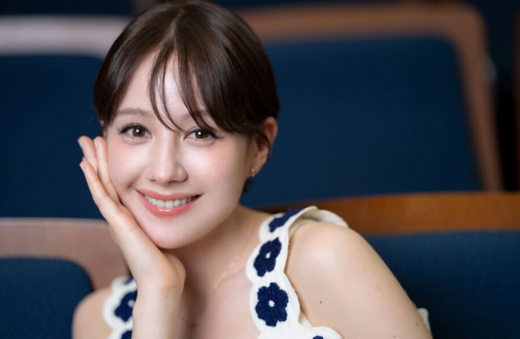 特林德尔·玲奈宣布诞下第一胎