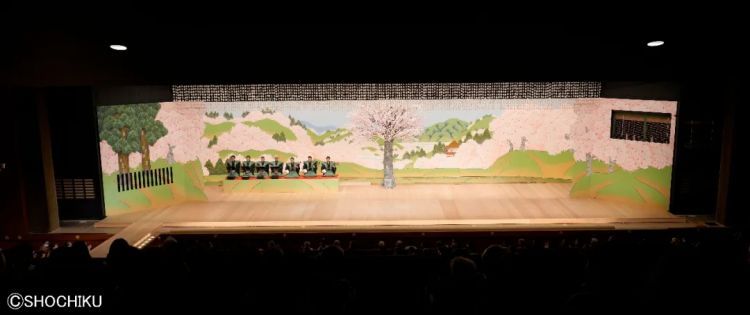 红木、金漆、四百年:在东京与京都,推开歌舞伎的大门 红木、金漆、四百年:在东京与京都,推开歌舞伎的大门