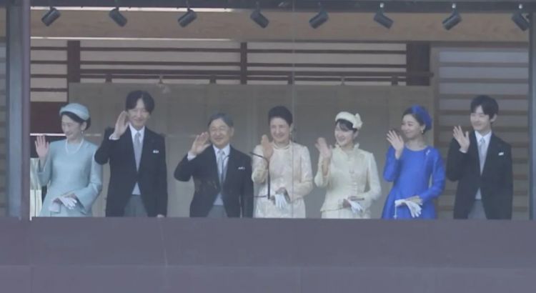 第277期:特朗普新关税再临?《EVA》官宣新作;东京晴空塔电梯突发故障?樱桃小丸子联动蜡笔小新;冬奥收官 | 百通板 第277期:特朗普新关税再临?《EVA》官宣新作;东京晴空塔电梯突发故障?樱桃小丸子联动蜡笔小新;冬奥收官 | 百通板