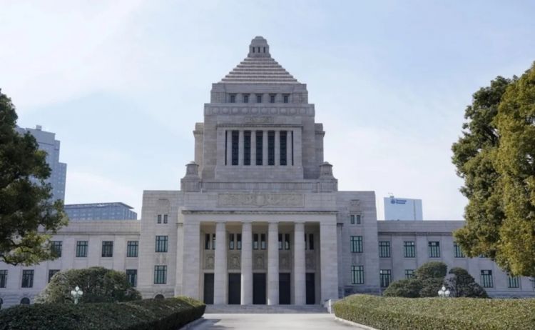 第277期:特朗普新关税再临?《EVA》官宣新作;东京晴空塔电梯突发故障?樱桃小丸子联动蜡笔小新;冬奥收官 | 百通板 第277期:特朗普新关税再临?《EVA》官宣新作;东京晴空塔电梯突发故障?樱桃小丸子联动蜡笔小新;冬奥收官 | 百通板