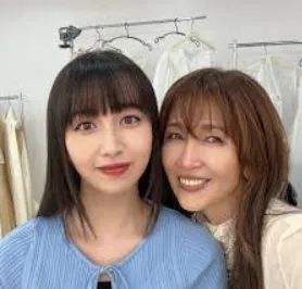木村拓哉大女儿的社交媒体“炸”了,回答“搞婚外情”问题时她的态度引发日本网友热议! 木村拓哉大女儿的社交媒体“炸”了,回答“搞婚外情”问题时她的态度引发日本网友热议!