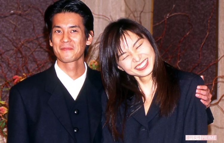 日剧四天王--唐沢寿明丁克30年，被老婆山口智子管的“死死的”，家里的3条禁令惊呆所有人....