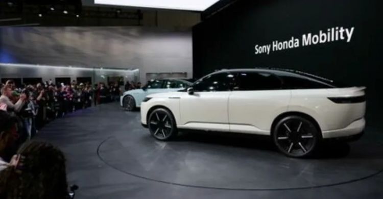 第281期：特朗普再提珍珠港？日本自卫队队员持刀闯入中国大使馆？拉布布X索尼将拍电影；索尼本田中止EV合作 | 百通板