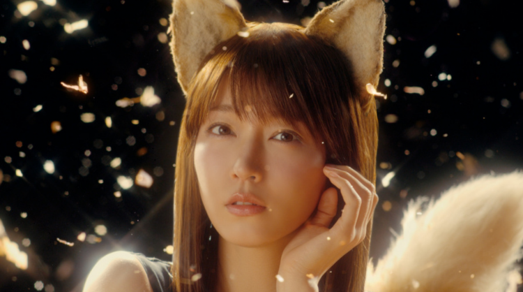 吉冈里帆时隔四年再演日清广告 再现经典小狐狸 
