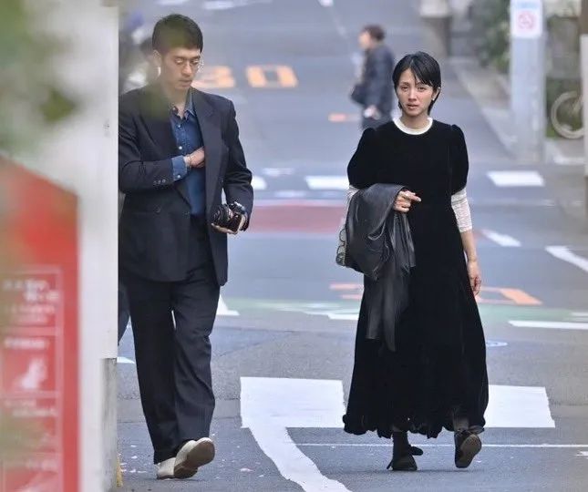 双喜临门！40岁“初恋”女神满岛光官宣再婚与怀孕消息！二婚竟是小8岁的超模天菜？