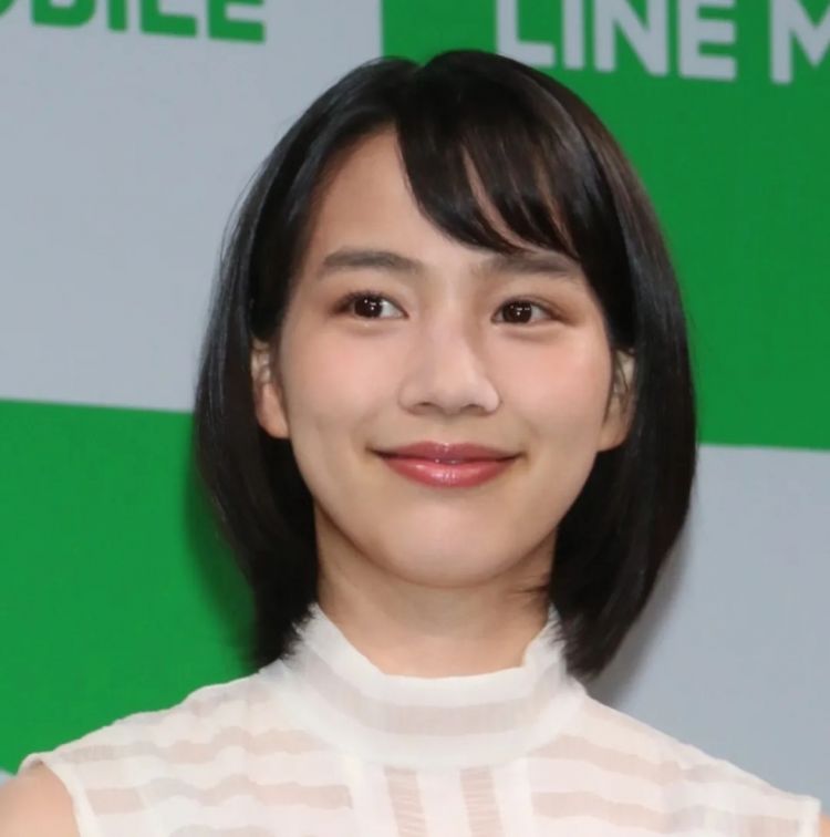 第282期：东京万人集会抗议高市早苗修宪？自卫队军官闯入中国大使馆；日本或于4月实现学校免费供餐？内田有纪X柏原崇秘密完婚？| 百通板