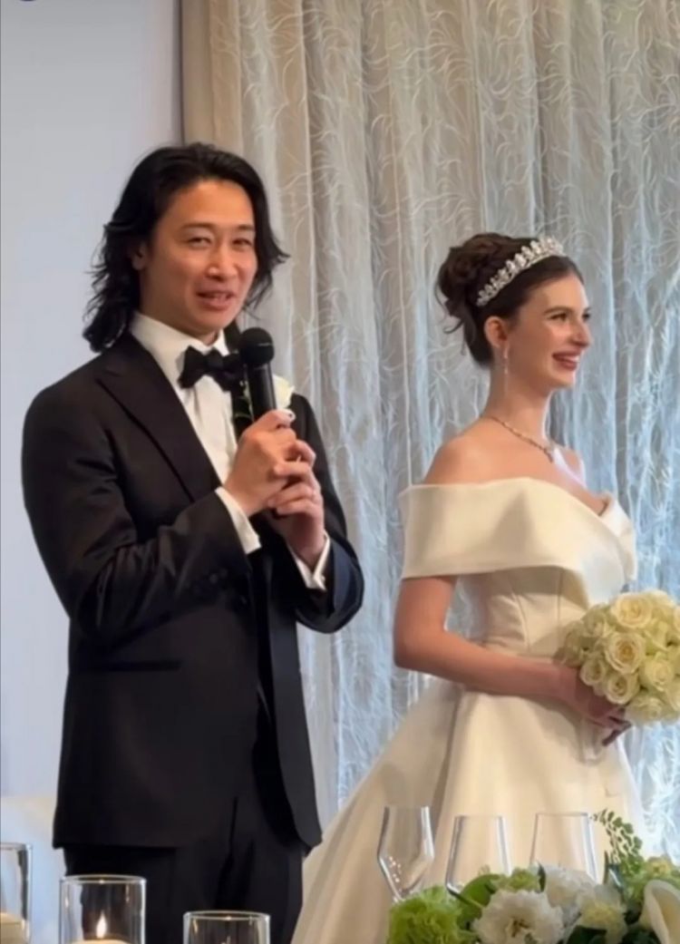 乌克兰女人当上日本选美冠军,被曝光曾当“小三”!两年后竟上位成原配?日网:这男的肯定还会抛弃你的! 乌克兰女人当上日本选美冠军,被曝光曾当“小三”!两年后竟上位成原配?日网:这男的肯定还会抛弃你的!