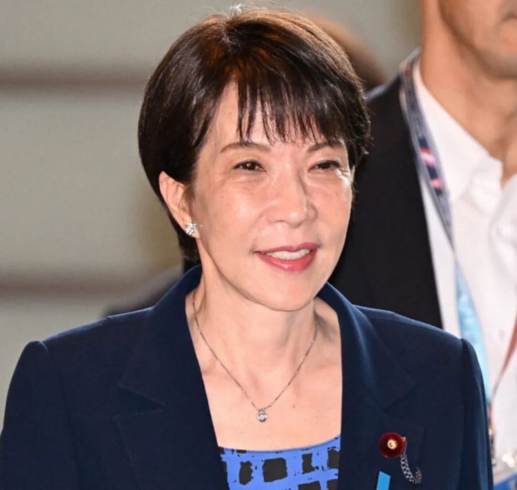 第290期:高市早苗支持率连降三月 抹黑门再添新锤?日本应届生就业率98%?首位日本戛纳影后诞生 | 百通板 第290期:高市早苗支持率连降三月 抹黑门再添新锤?日本应届生就业率98%?首位日本戛纳影后诞生 | 百通板