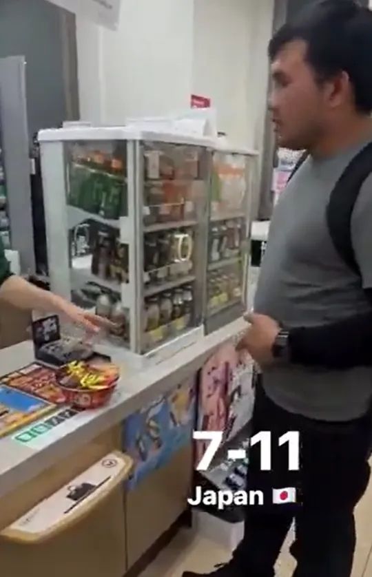 中国网红在富士山前跳舞拍视频,却被日本右翼挂推特引导网暴?连好多日本人都看不下去了…… 中国网红在富士山前跳舞拍视频,却被日本右翼挂推特引导网暴?连好多日本人都看不下去了……