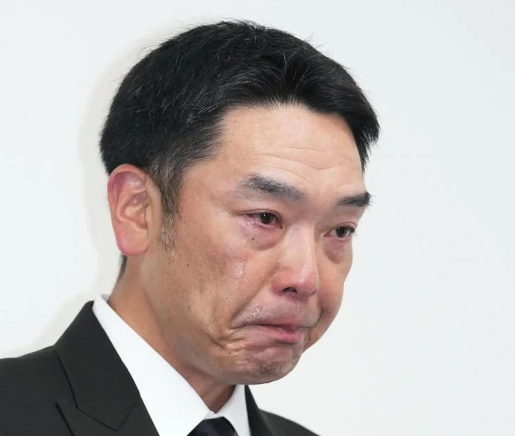坑爹!日本国民级大佬随手推了女儿一把,竟因AI一句话事业全毁?! 坑爹!日本国民级大佬随手推了女儿一把,竟因AI一句话事业全毁?!