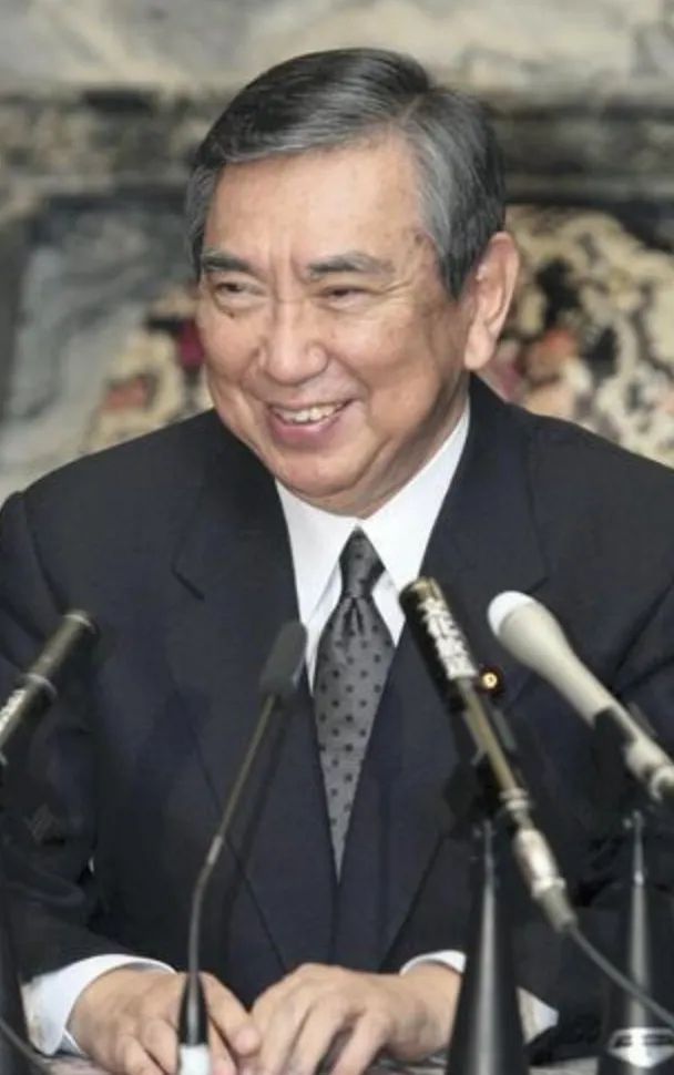 第291期：高市早苗抹黑门持续发酵 年轻群体支持率大跌；世界杯日本队球员现强奸犯遭抵制？任天堂新直面会发布 | 百通板