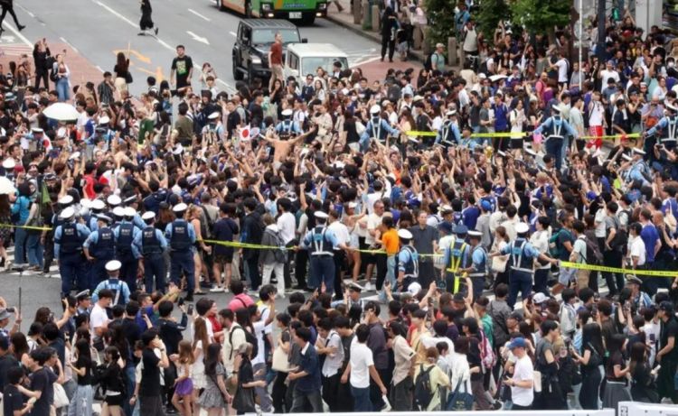 第293期：高市早苗G7遇冷 冲绳演讲嘘声一片？日本上调5倍签证费；日本国脚与人气偶像4年恋情告吹？AKB又有人剃光头？| 百通板