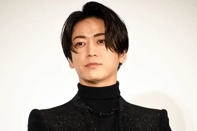 日本超高颜值艺人情侣官宣结婚！女方已怀有身孕？日网：孩子得有多好看！