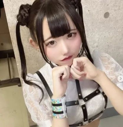 日本病娇女剪男友〇头喂狗,还亲自切下他的手指?!男子:我永远不离开你! 日本病娇女剪男友〇头喂狗,还亲自切下他的手指?!男子:我永远不离开你!