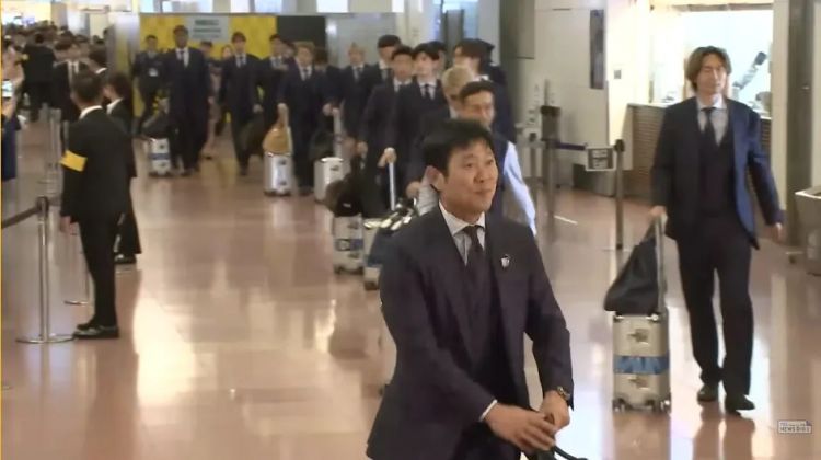 韩国“关系户”主帅搞砸世界杯，日媒吃瓜！韩媒向日本求助，森保教练憋笑：多夸夸他吧
