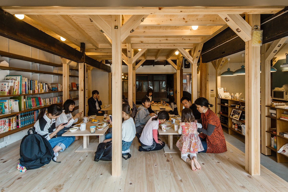 日本设计：奈良百年建筑变身“儿童电影食堂”
