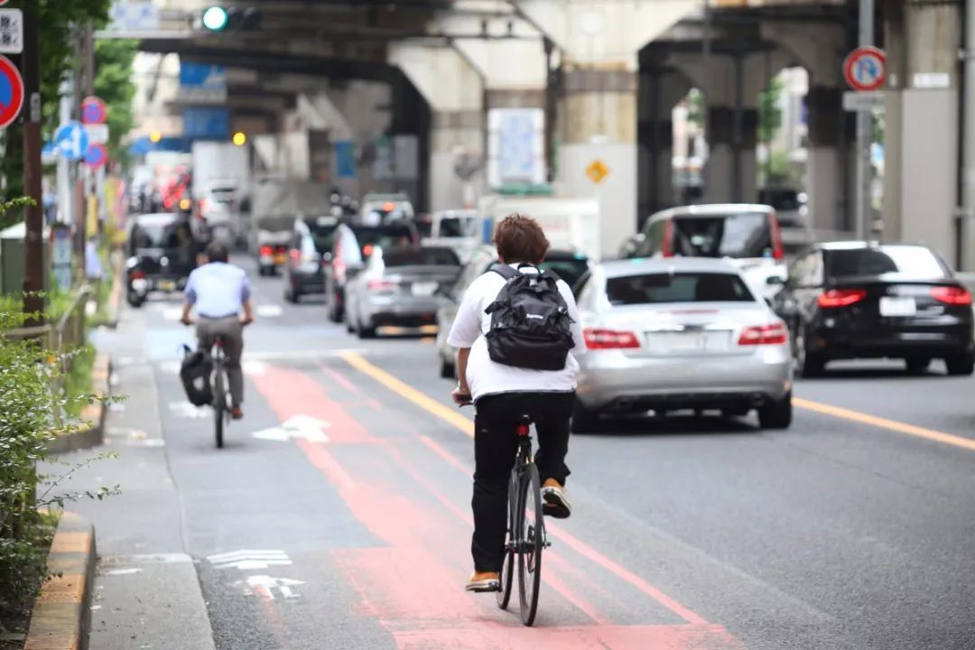 有钱的日本人为什么还骑自行车? 有钱的日本人为什么还骑自行车?
